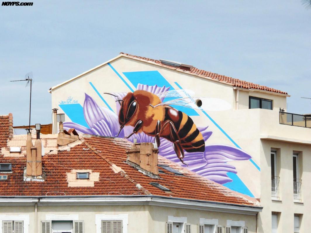 Abeille graffiti street art marseille france noyps 4